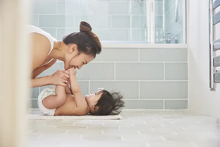Femme et son bébé